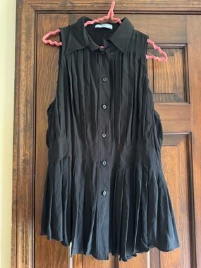 Prada Black Pleated Sleeveless Button-Front Top